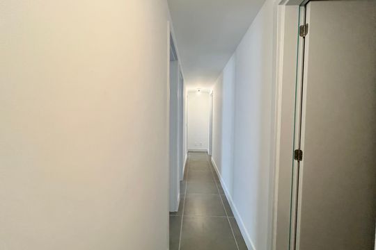 Corredor de apartamento à venda com 4 quartos, 135m² em Jardim Botânico, Rio de Janeiro