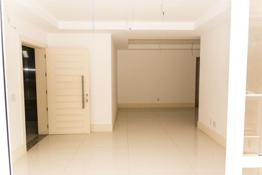 Sala de apartamento para alugar com 4 quartos, 200m² em Jardim Guanabara, Rio de Janeiro
