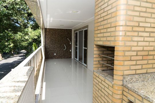 Varanda de apartamento para alugar com 4 quartos, 200m² em Jardim Guanabara, Rio de Janeiro