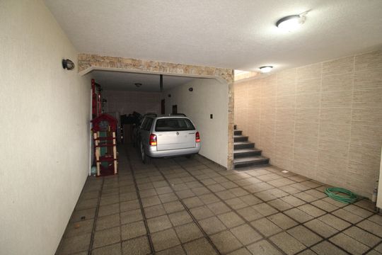 Garagem de casa à venda com 2 quartos, 207m² em Parque Sao Domingos, São Paulo