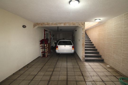 Garagem de casa à venda com 2 quartos, 207m² em Parque Sao Domingos, São Paulo