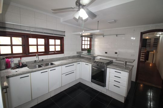 Cozinha de casa à venda com 2 quartos, 207m² em Parque Sao Domingos, São Paulo
