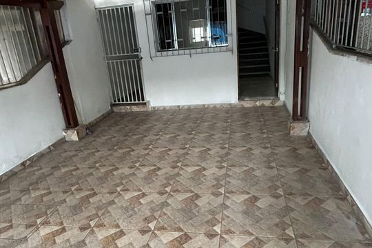 Garagem de casa à venda com 3 quartos, 70m² em Parque Edu Chaves, São Paulo