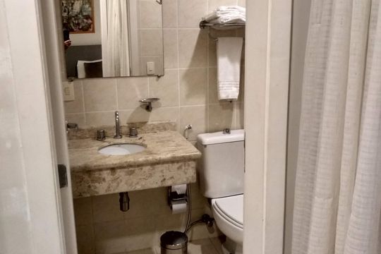 Banheiro de apartamento para alugar com 1 quarto, 55m² em Centro, Santo André