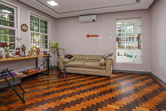 Sala de casa à venda com 1 quarto, 196m² em Petrópolis, Porto Alegre