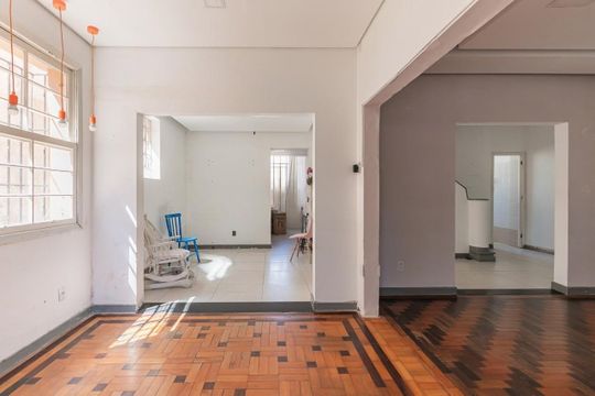 Sala de casa para alugar com 1 quarto, 196m² em Petrópolis, Porto Alegre