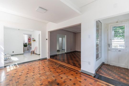 Sala de casa para alugar com 1 quarto, 196m² em Petrópolis, Porto Alegre