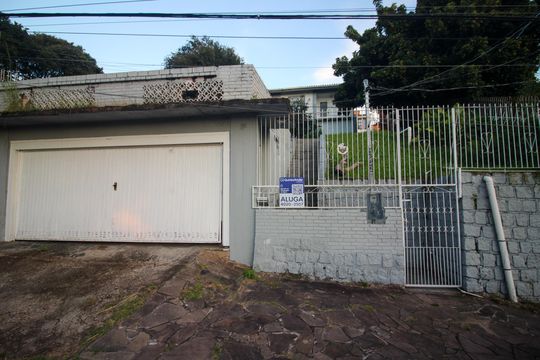 Fachada de casa para alugar com 4 quartos, 159m² em Santa Tereza, Porto Alegre