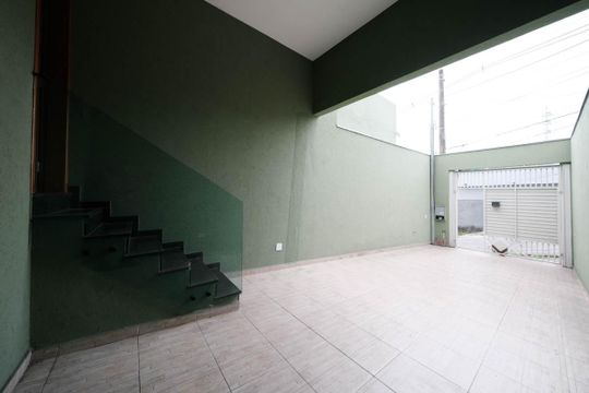 Garagem de casa à venda com 3 quartos, 132m² em Penha de França, São Paulo