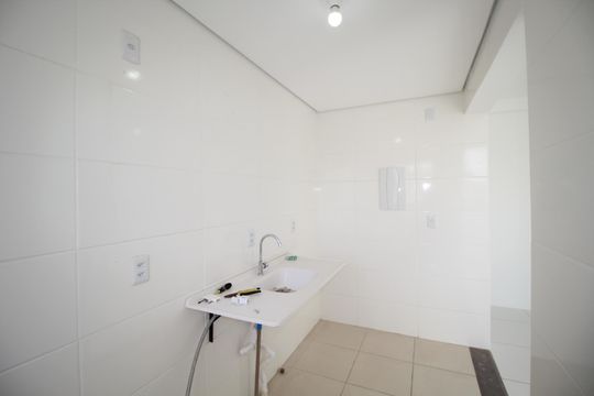 Cozinha de apartamento à venda com 2 quartos, 45m² em Morro Santana, Porto Alegre