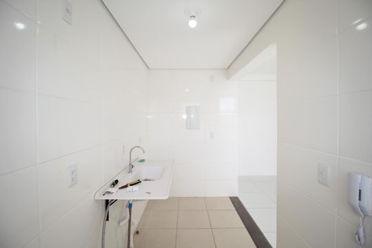 Cozinha de apartamento à venda com 2 quartos, 45m² em Morro Santana, Porto Alegre
