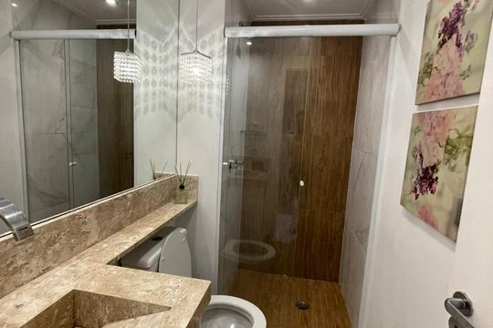 Banheiro de apartamento à venda com 2 quartos, 55m² em Jardim Caboré, São Paulo