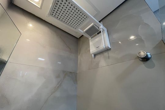 Banheiro Social de apartamento à venda com 2 quartos, 40m² em Vila Sonia, São Paulo