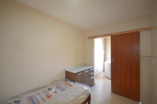 Apartamento para alugar com 1 quarto, 35m² em Areia Branca, Belford Roxo