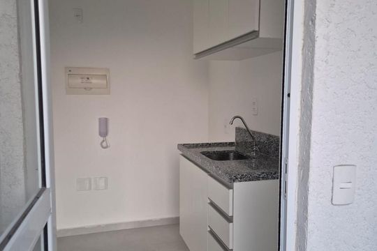Cozinha de apartamento para alugar com 2 quartos, 39m² em Boaçava, São Paulo