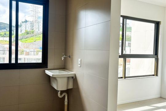Área serviço  de apartamento para alugar com 2 quartos, 71m² em Buritis, Belo Horizonte
