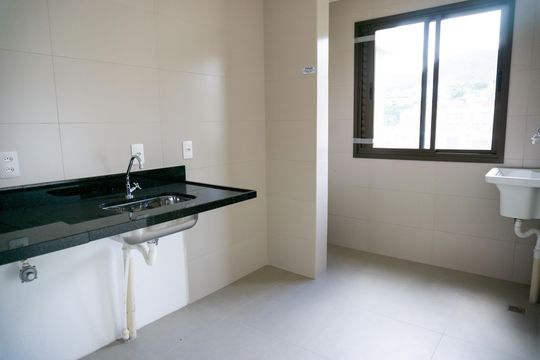 Cozinha de apartamento para alugar com 2 quartos, 71m² em Buritis, Belo Horizonte