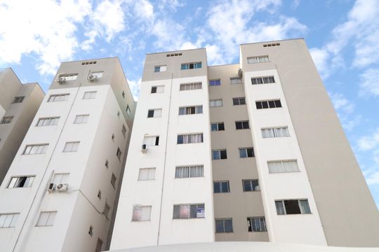 Fachada de apartamento para alugar com 2 quartos, 55m² em Dona Zulmira, Uberlândia