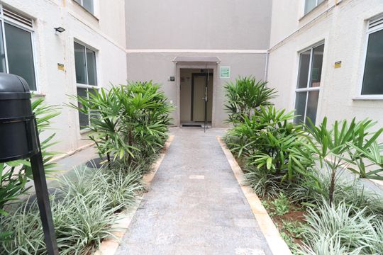 Hall de entrada de apartamento para alugar com 2 quartos, 55m² em Dona Zulmira, Uberlândia
