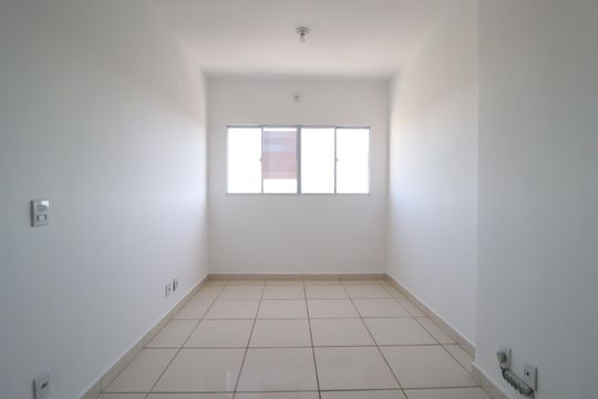 Sala de apartamento para alugar com 2 quartos, 55m² em Dona Zulmira, Uberlândia