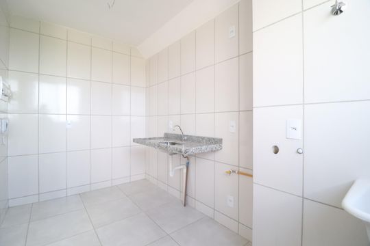 Cozinha de apartamento para alugar com 2 quartos, 55m² em Dona Zulmira, Uberlândia