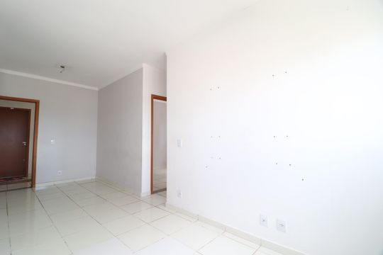 Sala de apartamento para alugar com 2 quartos, 55m² em Dona Zulmira, Uberlândia
