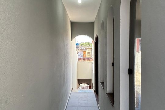 Corredor de casa para alugar com 3 quartos, 113m² em Jardim Las Vegas, Santo André