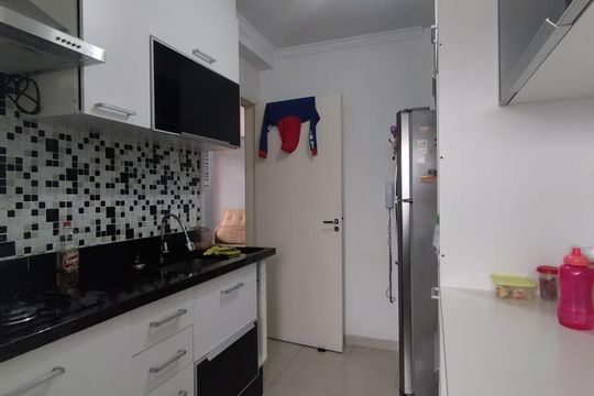 Cozinha de apartamento à venda com 2 quartos, 50m² em Parque Erasmo Assunção, Santo André