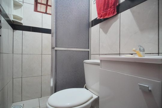 Banheiro de casa à venda com 2 quartos, 42m² em Santa Teresa, São Leopoldo