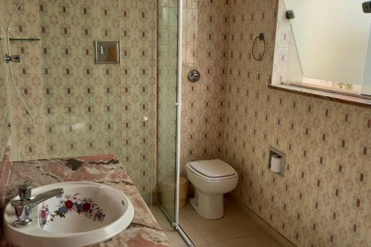 Banheiro de casa à venda com 3 quartos, 180m² em Jardim Franca, São Paulo