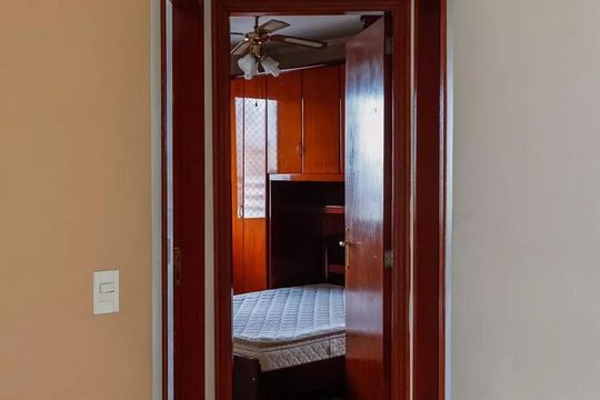 Corredor de apartamento para alugar com 2 quartos, 60m² em Vila Bertioga, São Paulo