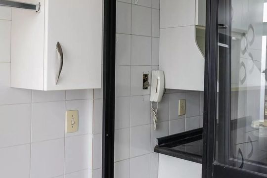 Área de serviço de apartamento para alugar com 2 quartos, 60m² em Vila Bertioga, São Paulo