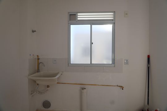 Cozinha e Área de Serviço de apartamento à venda com 2 quartos, 42m² em Estância Velha, Canoas