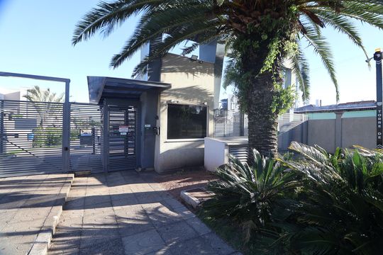 Fachado do condomínio de apartamento à venda com 2 quartos, 42m² em Estância Velha, Canoas