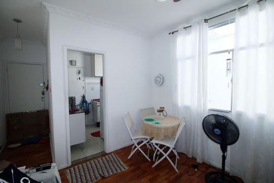 Sala de apartamento para alugar com 3 quartos, 150m² em Olaria, Rio de Janeiro