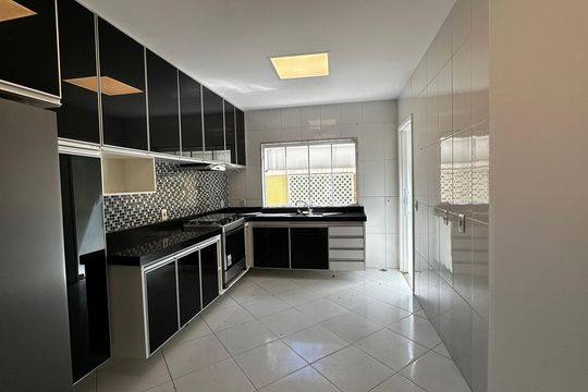 Cozinha de casa de condomínio para alugar com 4 quartos, 500m² em Barra da Tijuca, Rio de Janeiro