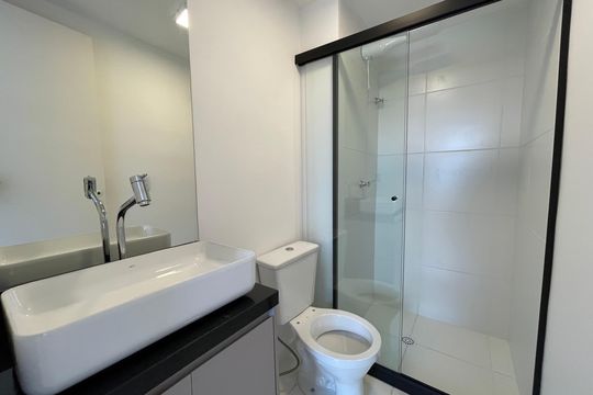 Banheiro de apartamento para alugar com 1 quarto, 37m² em Butantã, São Paulo