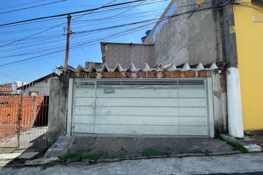 Fachada de casa para alugar com 2 quartos, 125m² em Parque Paineiras, São Paulo