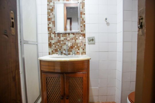 Banheiro de apartamento à venda com 2 quartos, 47m² em Taquara, Rio de Janeiro