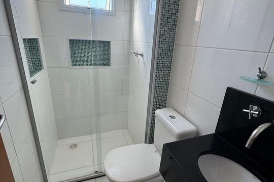 Banheiro da Suíte de apartamento à venda com 2 quartos, 54m² em Quitaúna, Osasco