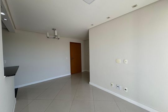 Sala de apartamento à venda com 2 quartos, 54m² em Quitaúna, Osasco