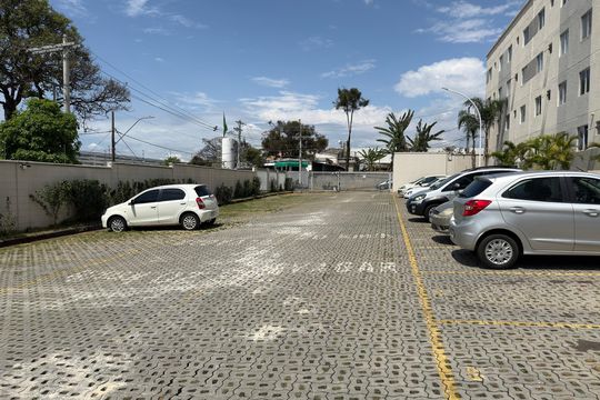 Garagem de apartamento para alugar com 2 quartos, 52m² em Chácaras Califórnia, Contagem