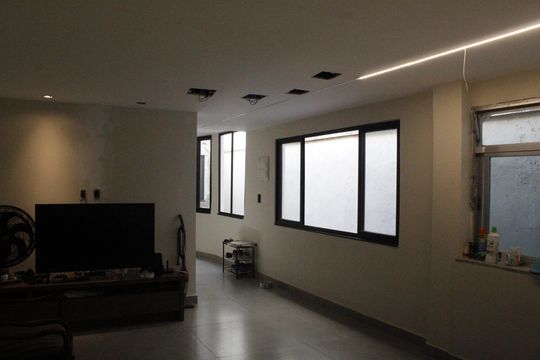 Sala de casa à venda com 4 quartos, 400m² em Tijuca, Rio de Janeiro