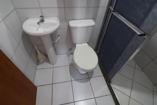 Banheiro de apartamento para alugar com 2 quartos, 42m² em Marechal Rondon, Canoas