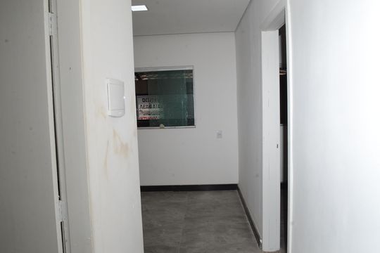 Corredor de casa à venda com 2 quartos, 180m² em Dom Silverio, Belo Horizonte