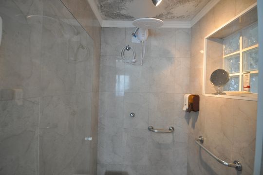 Banheiro da Suíte Master de casa para alugar com 3 quartos, 650m² em Vila Guilherme, São Paulo