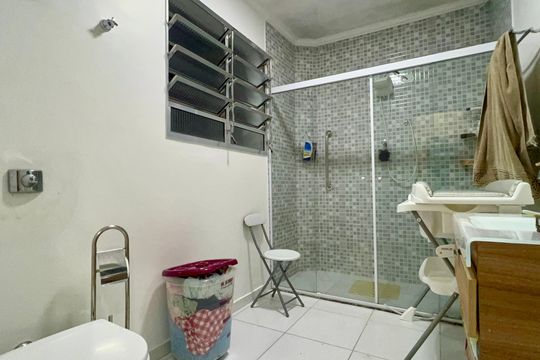 Banheiro da Suíte de apartamento à venda com 3 quartos, 145m² em Pinheiros, São Paulo