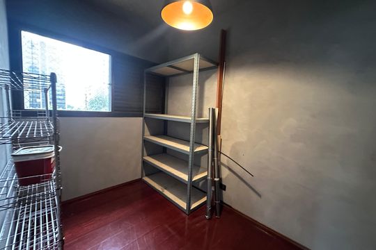 Quarto de Serviço de apartamento para alugar com 4 quartos, 300m² em Alphaville Industrial, Barueri