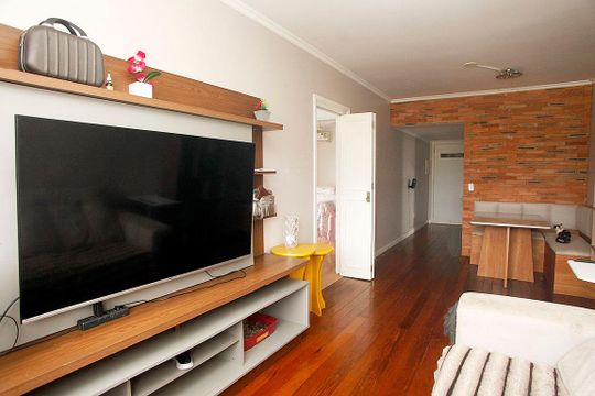 Sala de apartamento à venda com 2 quartos, 100m² em Petrópolis, Porto Alegre