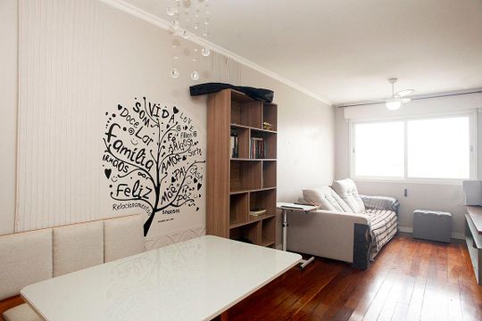 Sala de apartamento à venda com 2 quartos, 100m² em Petrópolis, Porto Alegre